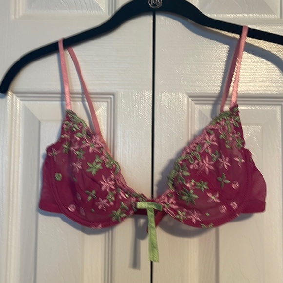 Other - vintage pink flower bra size 34C